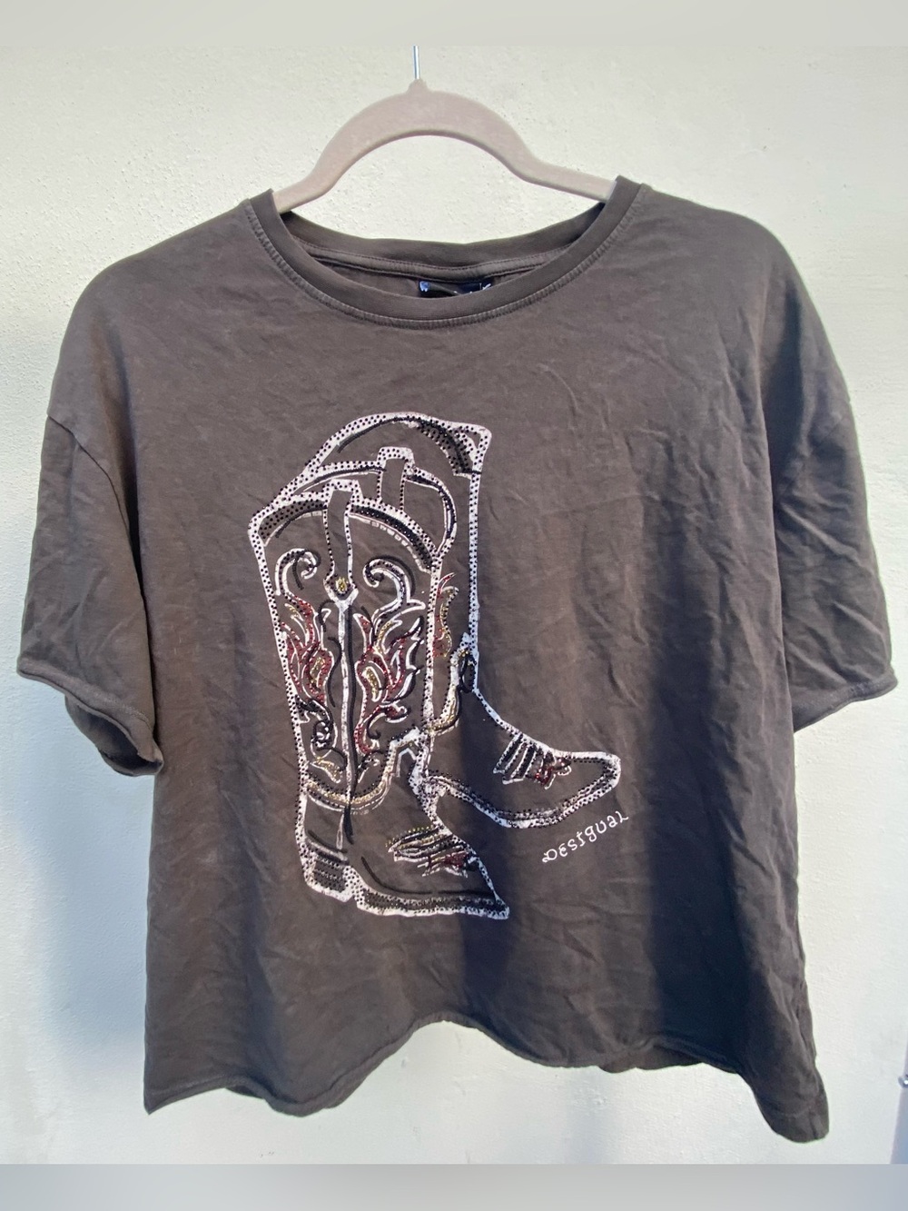 Y2K EURO Desigual Grey Rhinestone Cowboy Boot Graphic Print T-shirt Size Medium